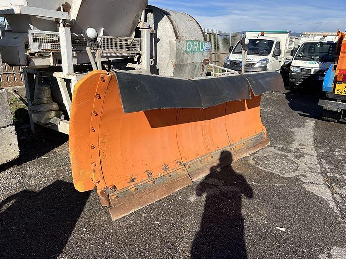 Usato 1998 MERCEDES UNIMOG U1400