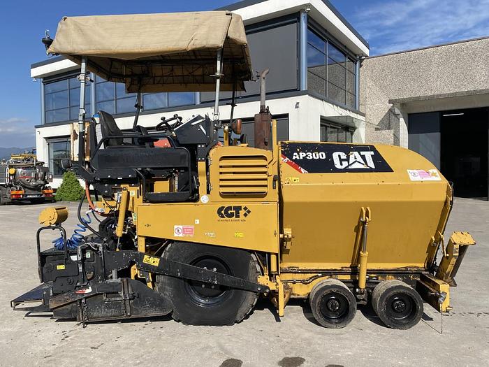 Usato 2011 CATERPILLAR AP 300