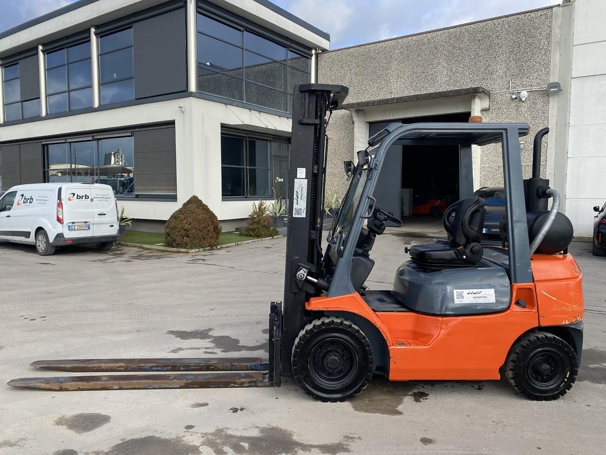 Usato 2000 TOYOTA 7FDF25