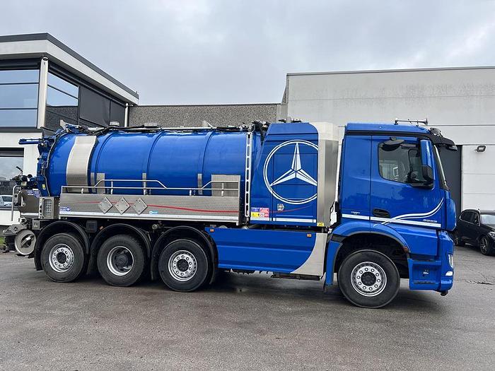 Usato MERCEDES AROCS 3553 ALLESTIMENTO SPURGO MORO