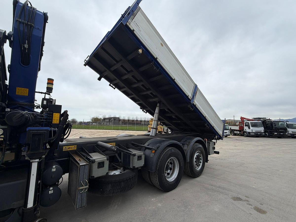 Usato 2011 SCANIA P 320 CON GRU PM 36024