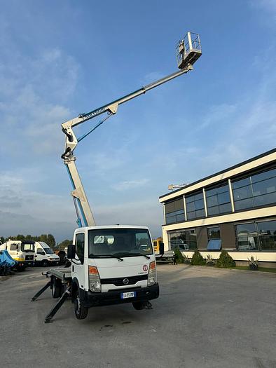 Usato 2001 NISSAN AUTOCARRO CABSTAR 35.11 CON PIATTAFORMA MULTITEL HX 195