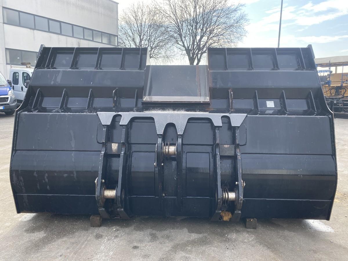 Usato 2023 2M-ROMEA CASE 821G AD