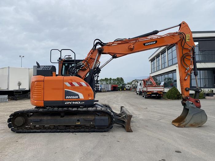 Usato 2016 DOOSAN DX140 LCR-5
