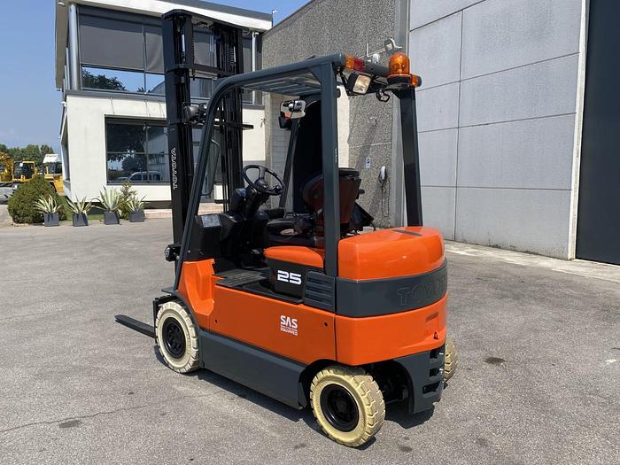 Usato 2012 TOYOTA 7FBMF 25