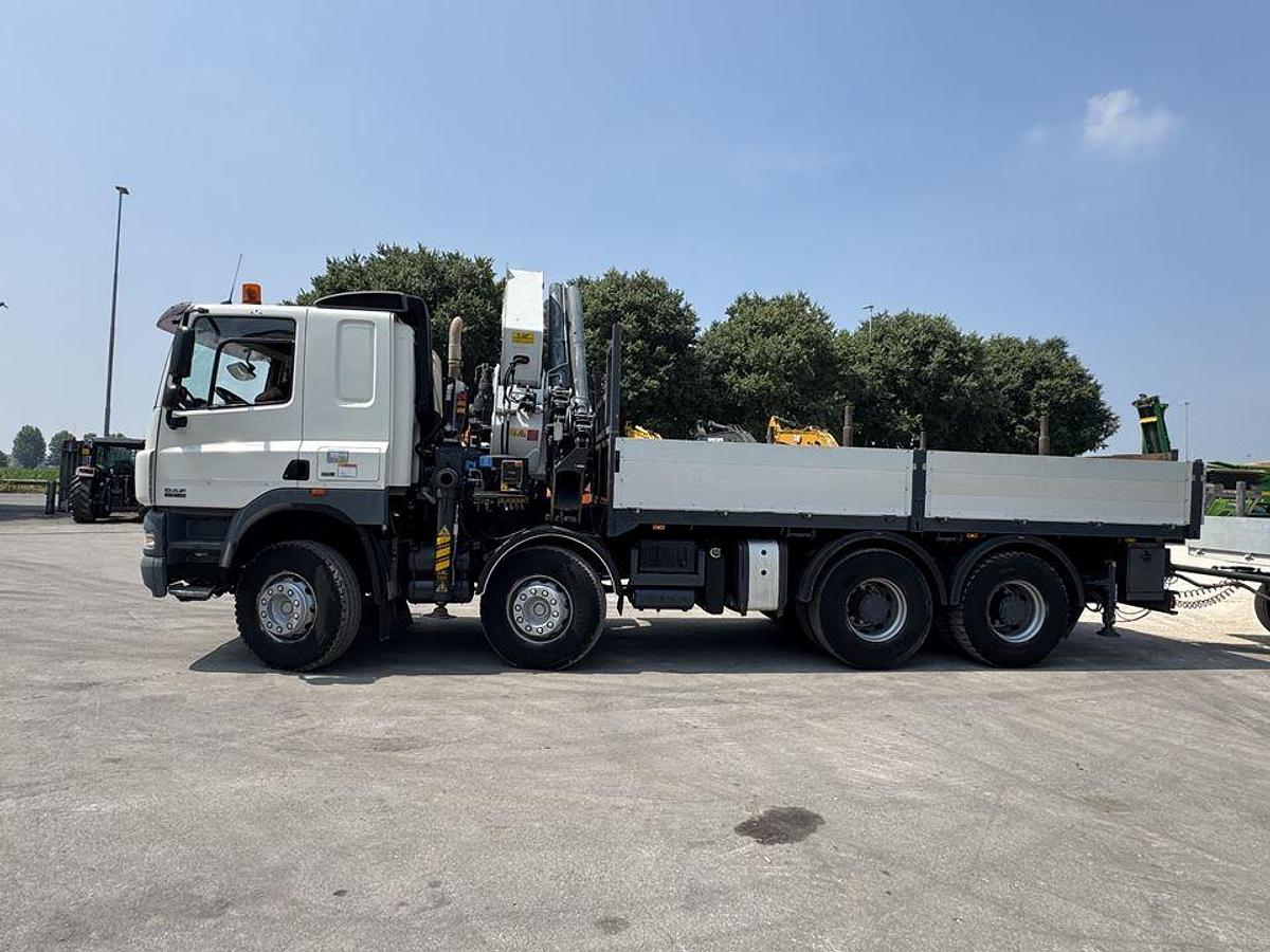 Usato 2009 DAF 460 CON GRU E RIMORCHIO