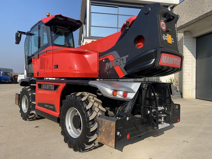 2022 MANITOU MRT 2260
