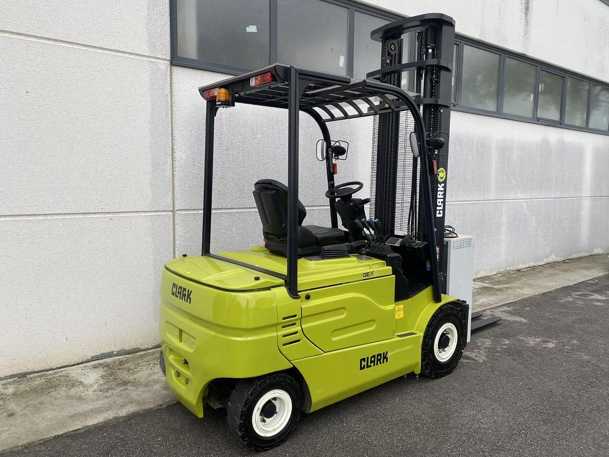 Usato 2022 CLARK GEX 25