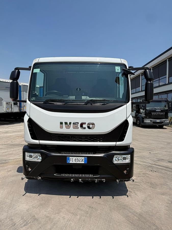 Usato 2016 iveco  EUROCARCO 150 210 SPAZZATRICE