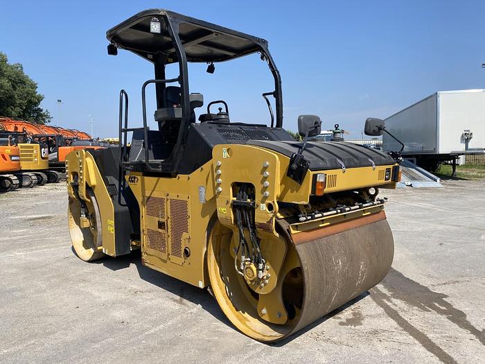 Usato 2016 CATERPILLAR CB 44B