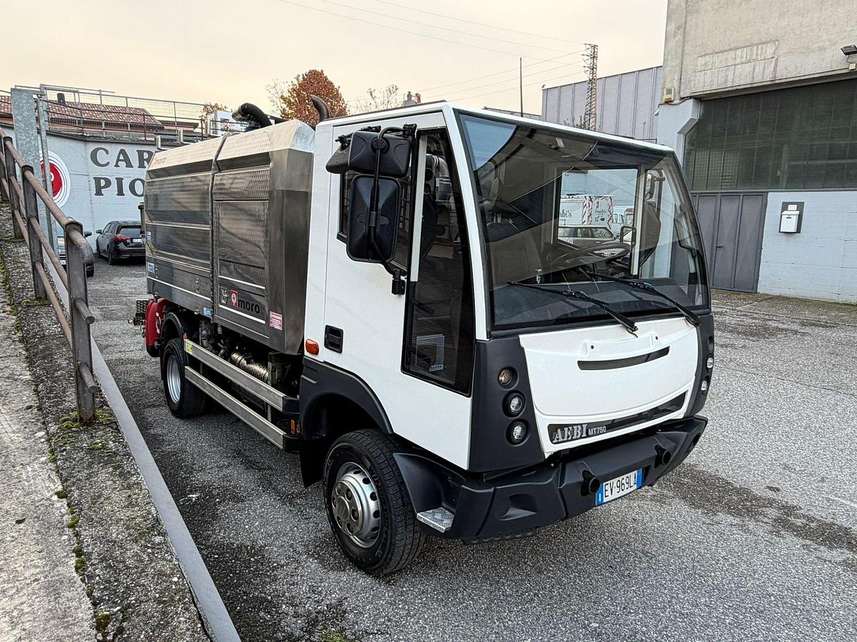 Usato 2014 BUCHER BU200 4*4 SPURGO MORO FARID