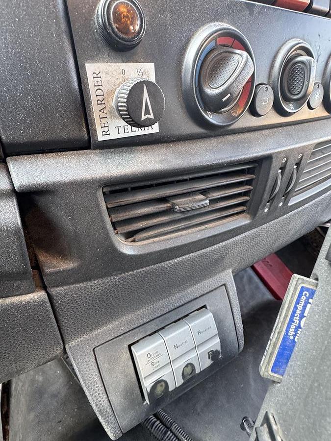 Usato 2012 iveco EUROCARGO 140 E 25 COMPATTATORE