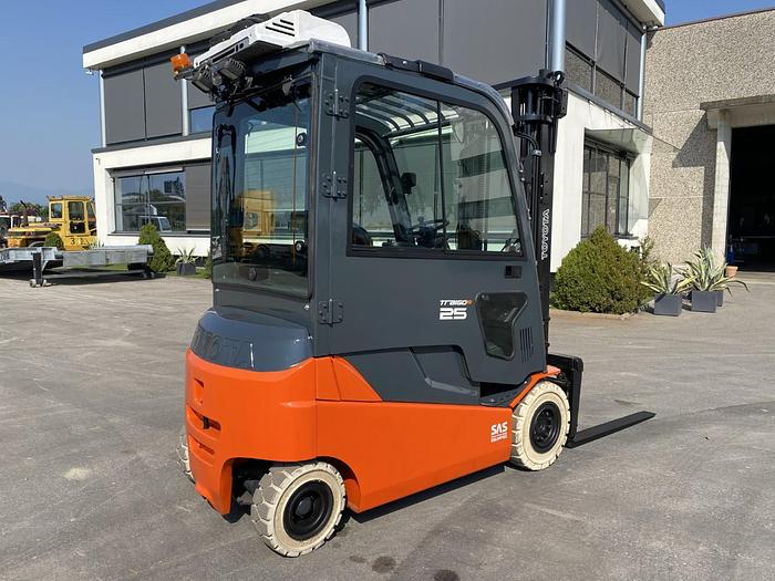 Usato 2017 TOYOTA 8FBMT 25