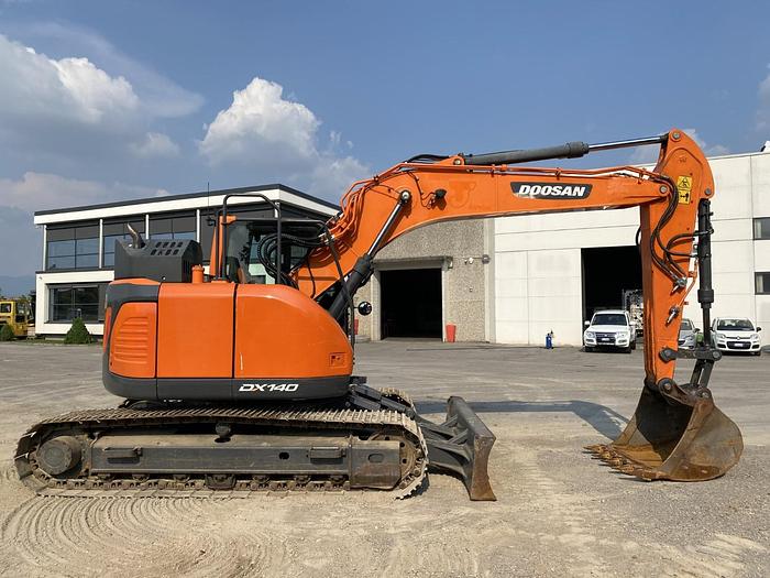 Usato 2017 DOOSAN DX 140 LRC-5