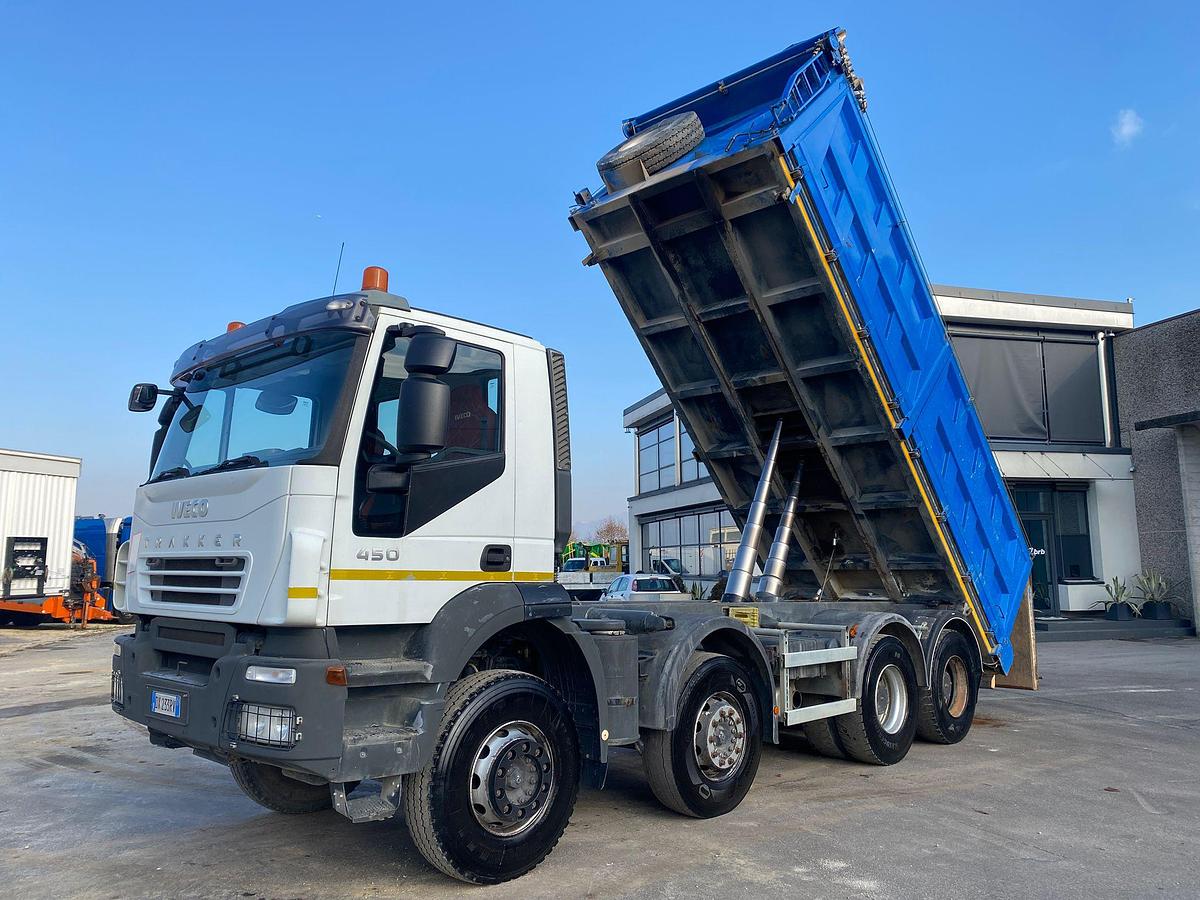 Usato IVECO TRAKKER 8*4 450 E/5 TRILATERALE