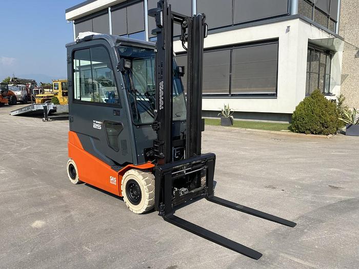 Usato 2017 TOYOTA 8FBMT 25