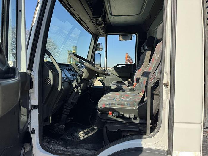 Usato 2002 IVECO 100E18 RIBALTABILE TRILATERALE