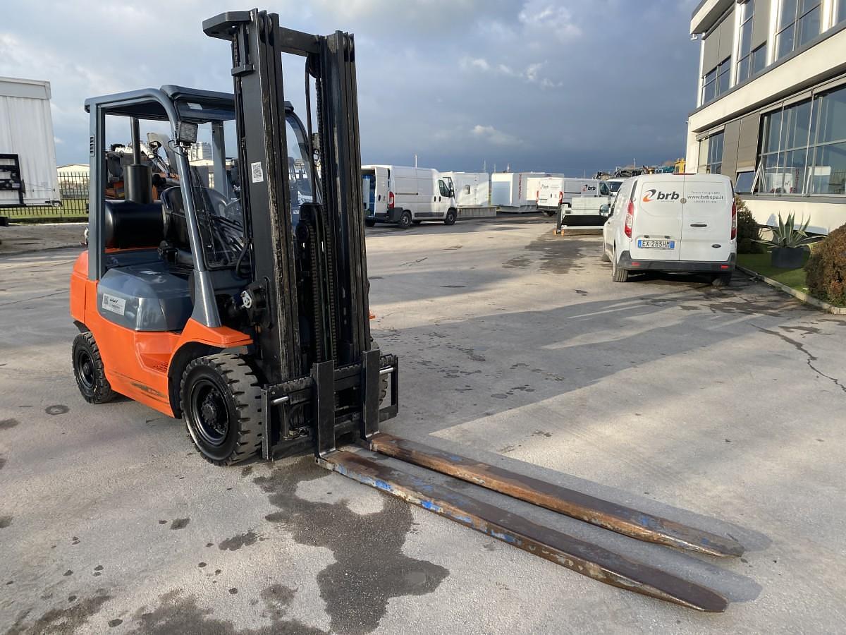 Usato 2000 TOYOTA 7FDF25