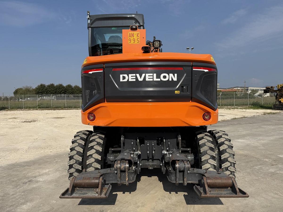 Usato 2023 DEVELON DX100W-7
