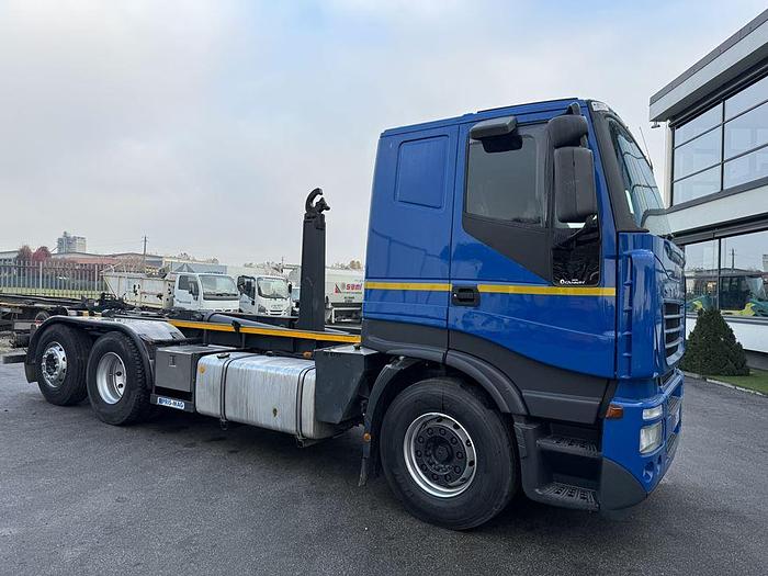 Usato 2005 IVECO 260 E 43 SCARRABILE E RIMORCHIO
