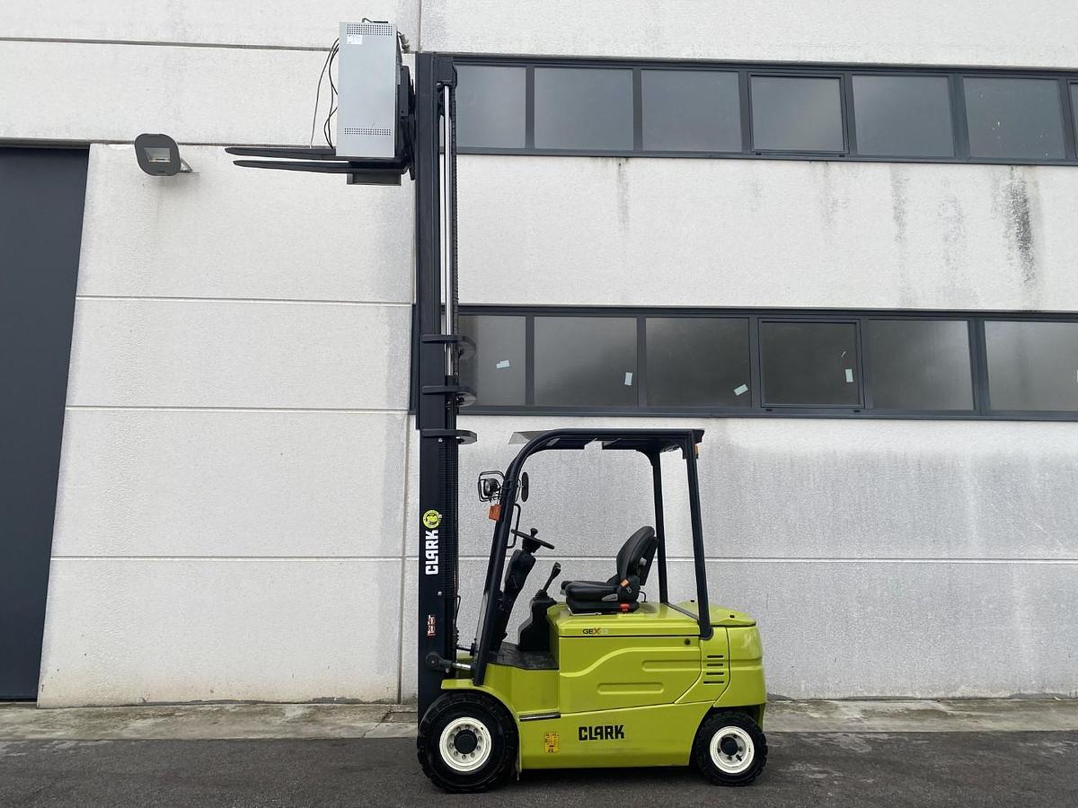 Usato 2022 CLARK GEX 25