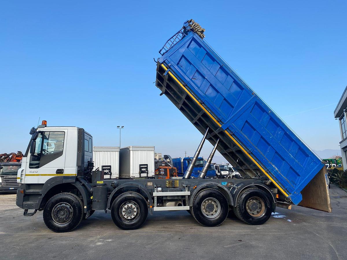 Usato IVECO TRAKKER 8*4 450 E/5 TRILATERALE