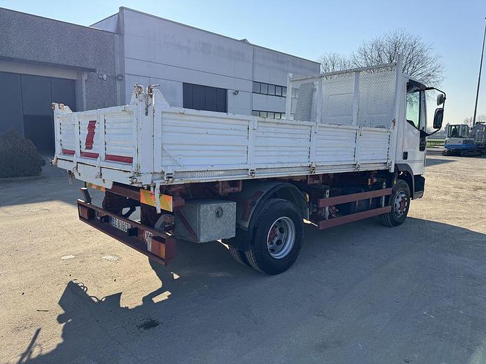 Usato 2002 IVECO 100E18 RIBALTABILE TRILATERALE
