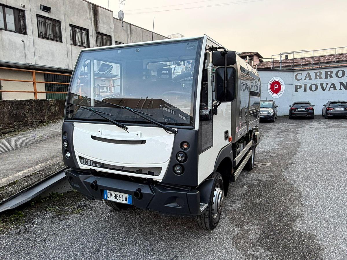 Usato 2014 BUCHER BU200 4*4 SPURGO MORO FARID