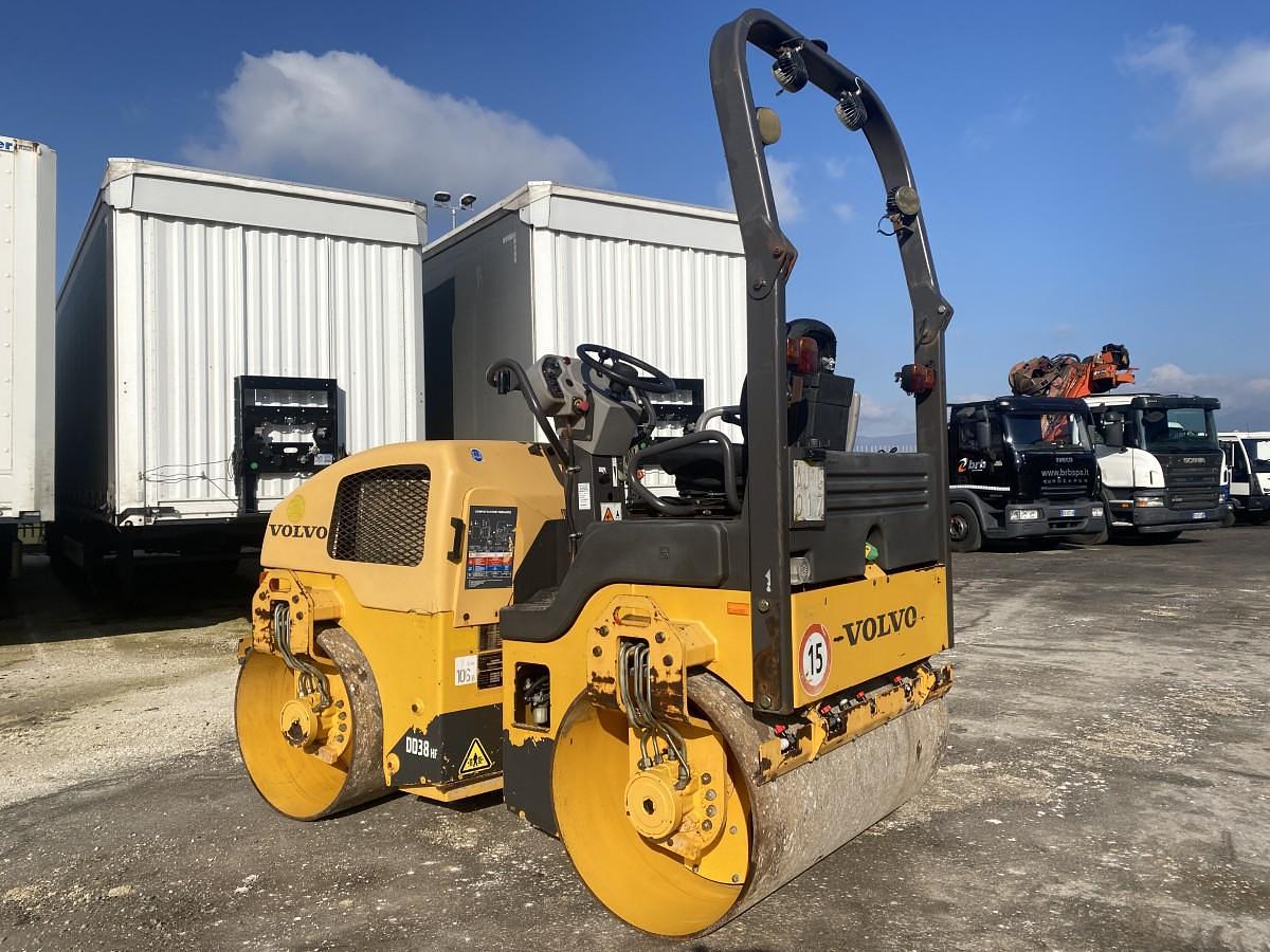 Usato 2010 VOLVO DD 38HF