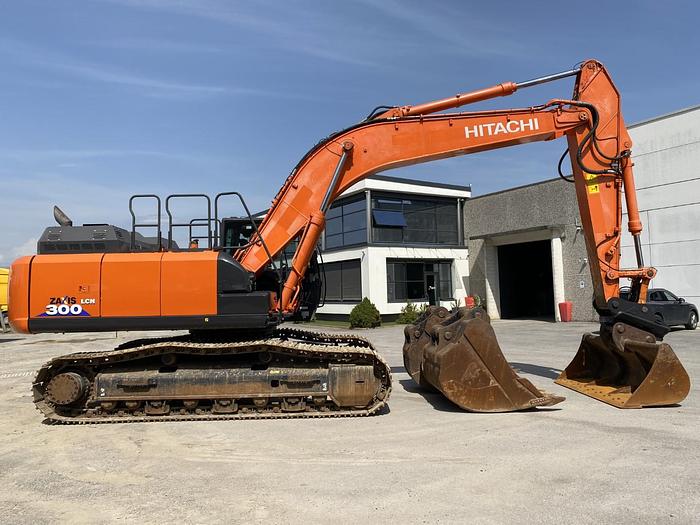Usato 2016 HITACHI ZX300LCN-6
