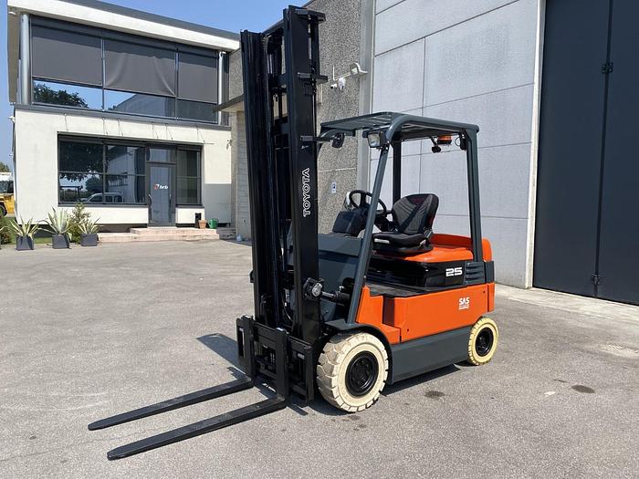 Usato 2012 TOYOTA 7FBMF 25