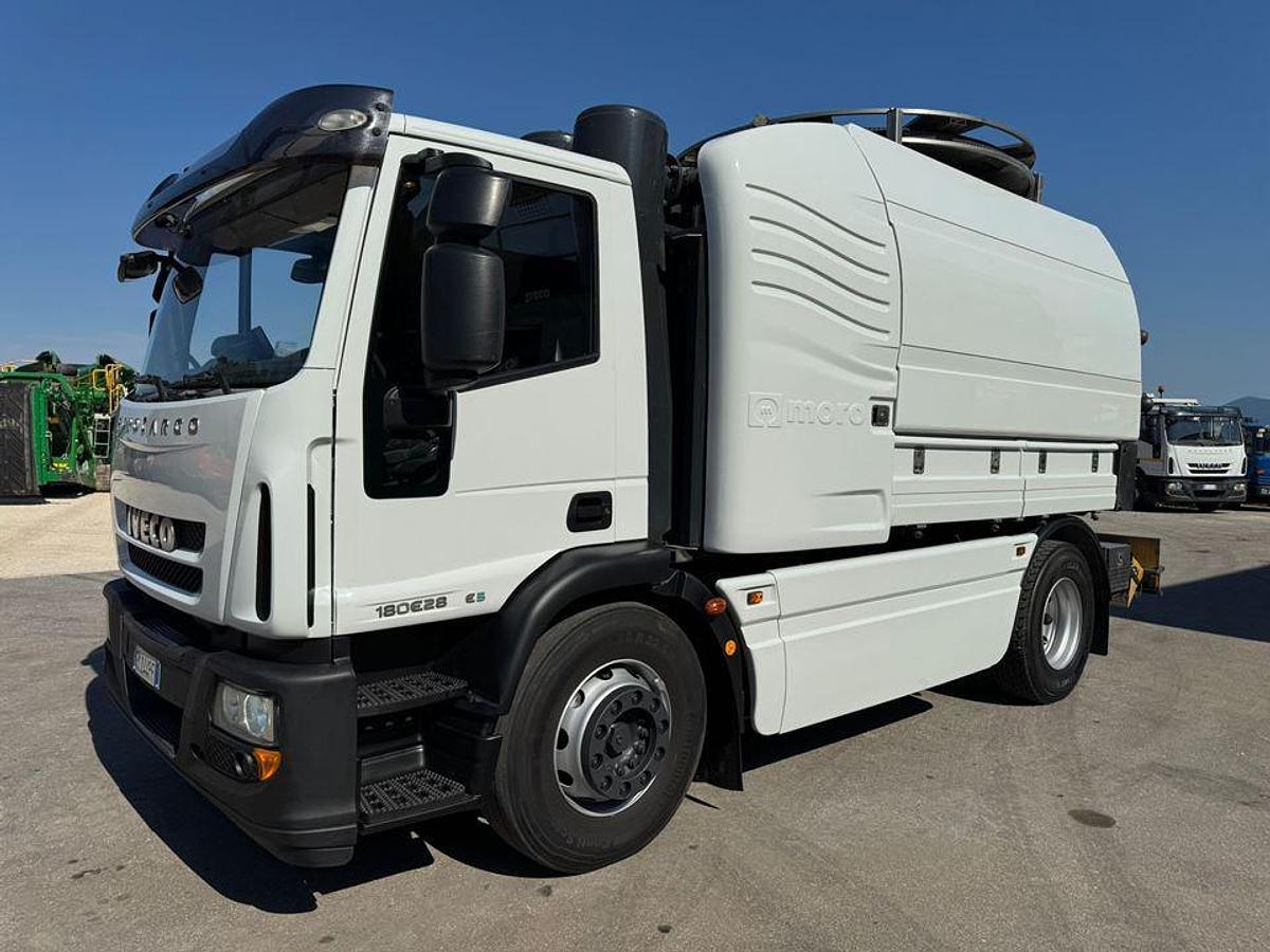 Usato 2012 IVECO EUROCARGO 180E28 SPURGO MORO