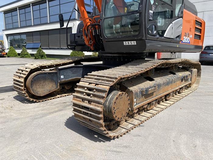 Usato 2016 HITACHI ZX300LCN-6