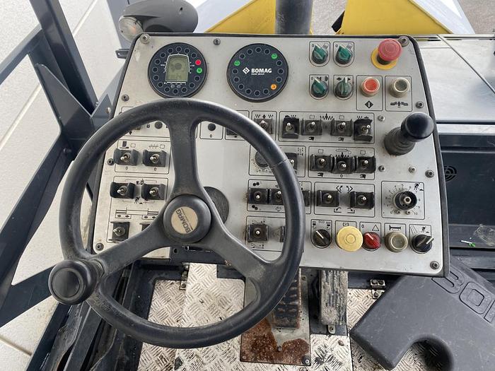 Usato 2014 BOMAG BF 300 P