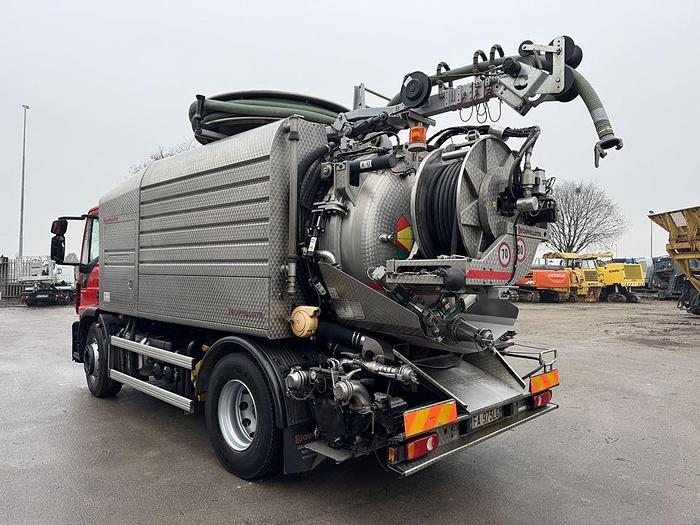 Usato 2016 IVECO  180 SPURGO CAPPELLOTTO 180-320 E6