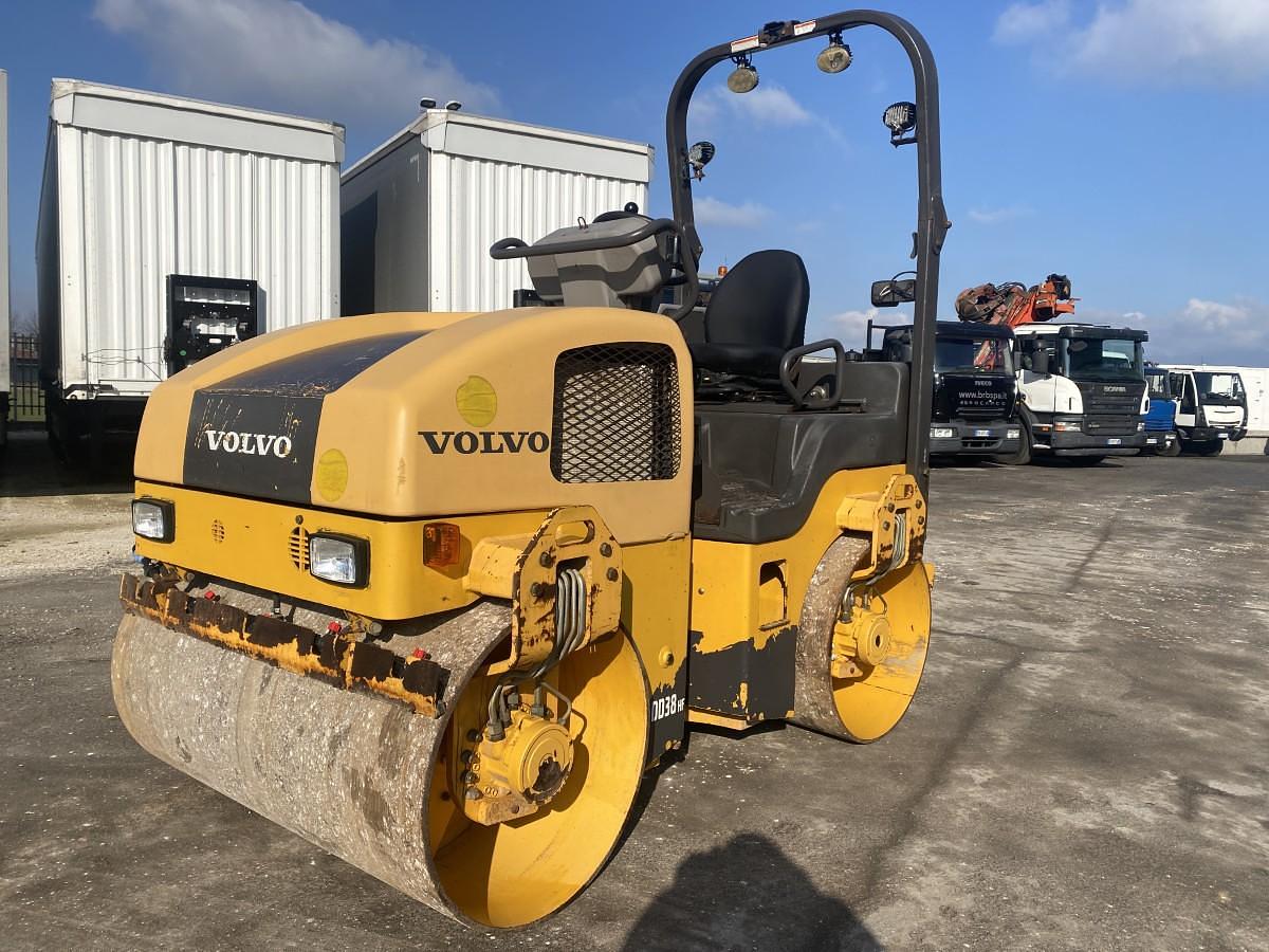 Usato 2010 VOLVO DD 38HF