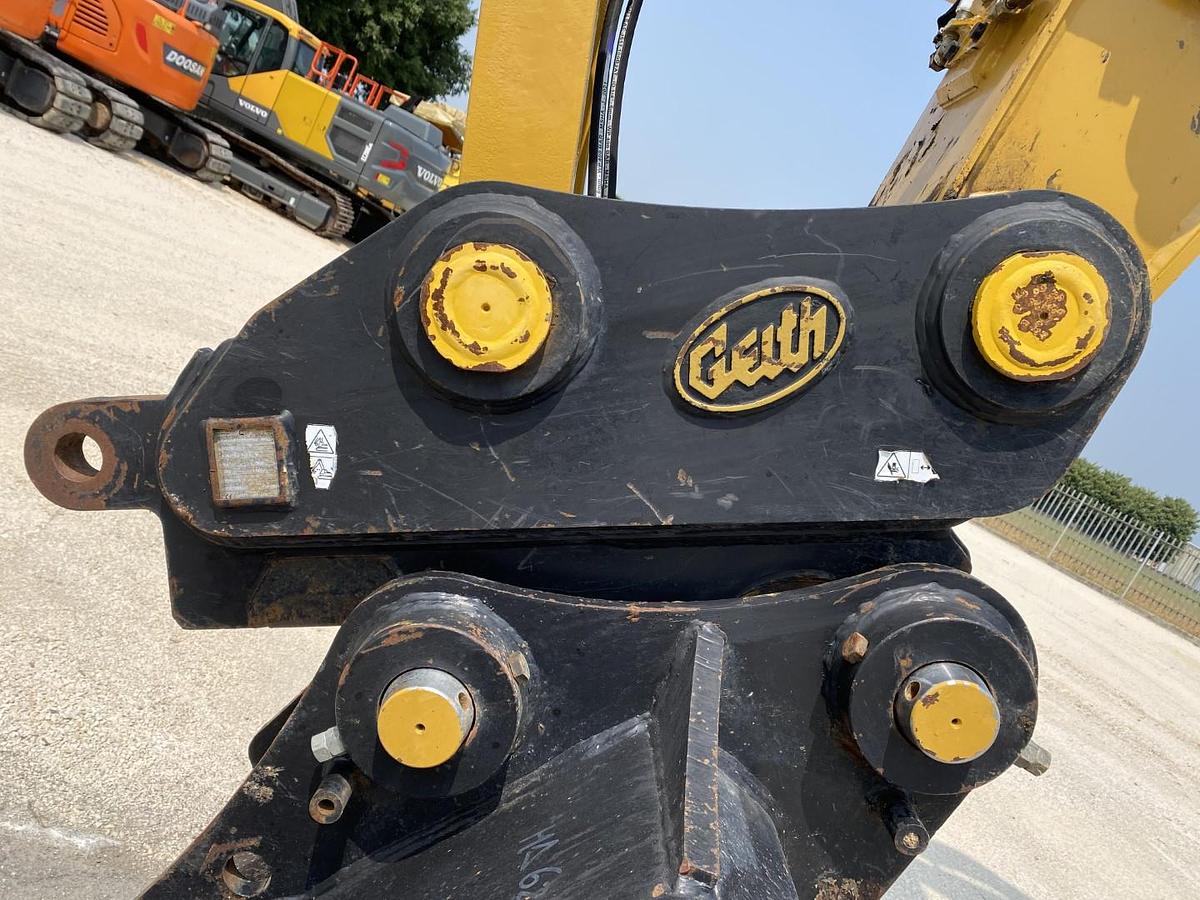 Usato 2022 CATERPILLAR 320 GC