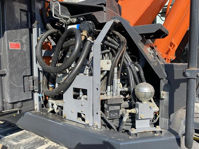 Usato 2016 HITACHI ZX135US-5B