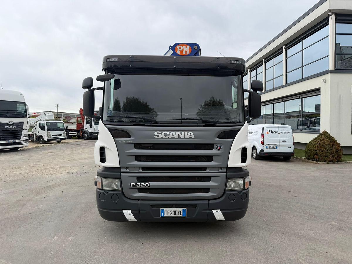 Usato 2011 SCANIA P 320 CON GRU PM 36024