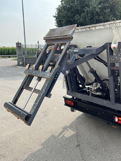 Usato 2021 PIAGGIO PORTER MAXXI VASCA RIFIUTI E VOLTACASSONETTI