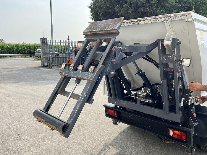 Usato 2021 PIAGGIO PORTER MAXXI VASCA RIFIUTI E VOLTACASSONETTI