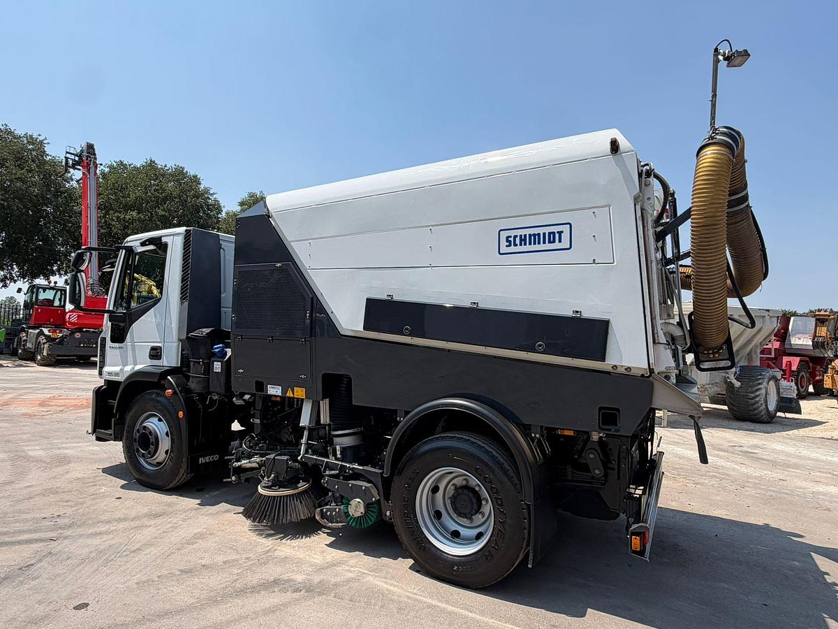 Usato 2016 iveco  EUROCARCO 150 210 SPAZZATRICE