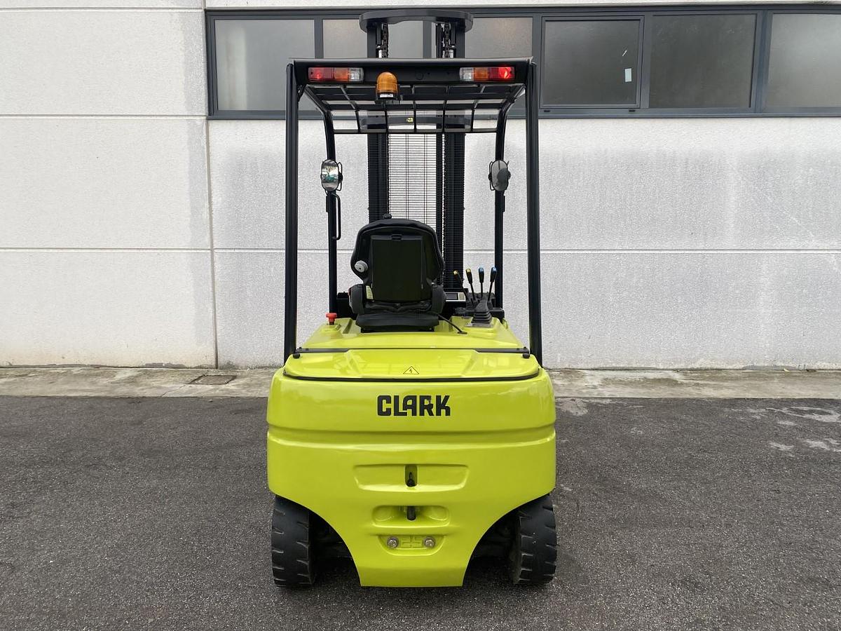 Usato 2022 CLARK GEX 25