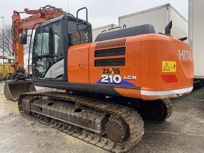 Usato 2017 LIEBHERR ZX210-LCN6