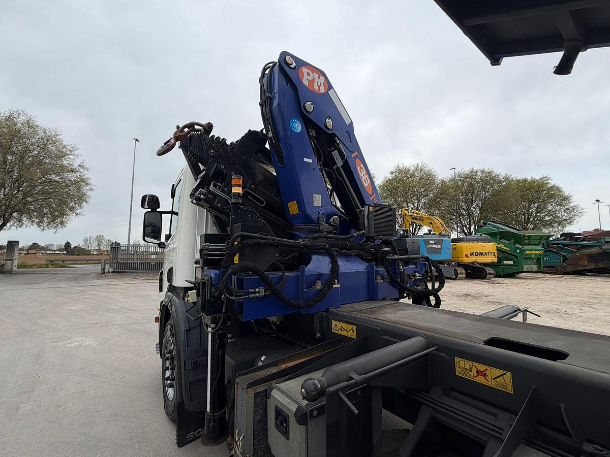 Usato 2011 SCANIA P 320 CON GRU PM 36024