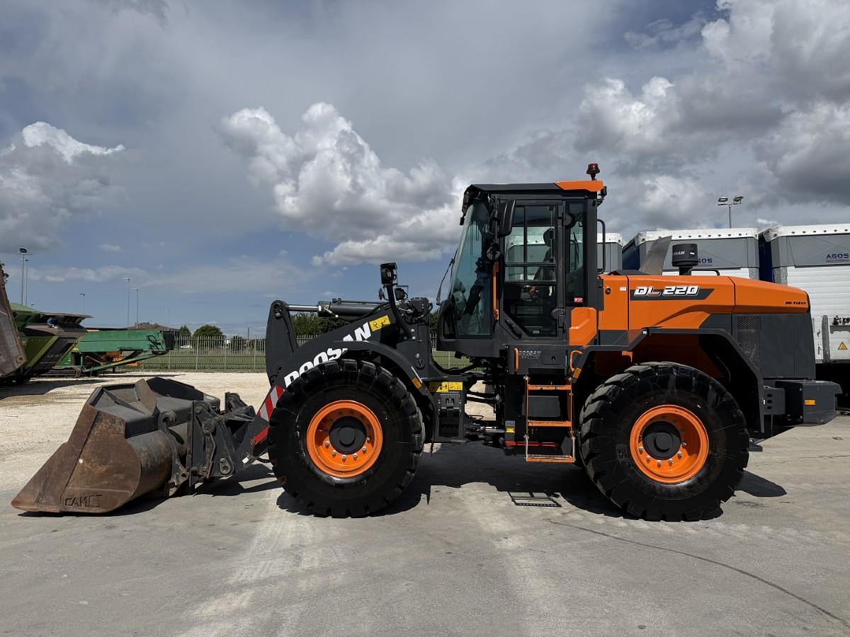 Usato 2022 DOOSAN DL 220-7