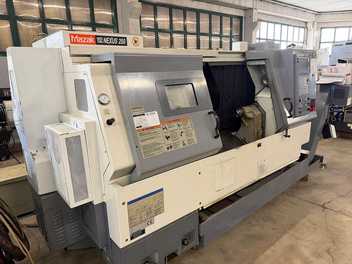 Usato 2003 MAZAK  QTN-250  1000L