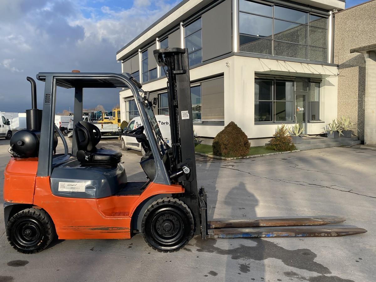 Usato 2000 TOYOTA 7FDF25