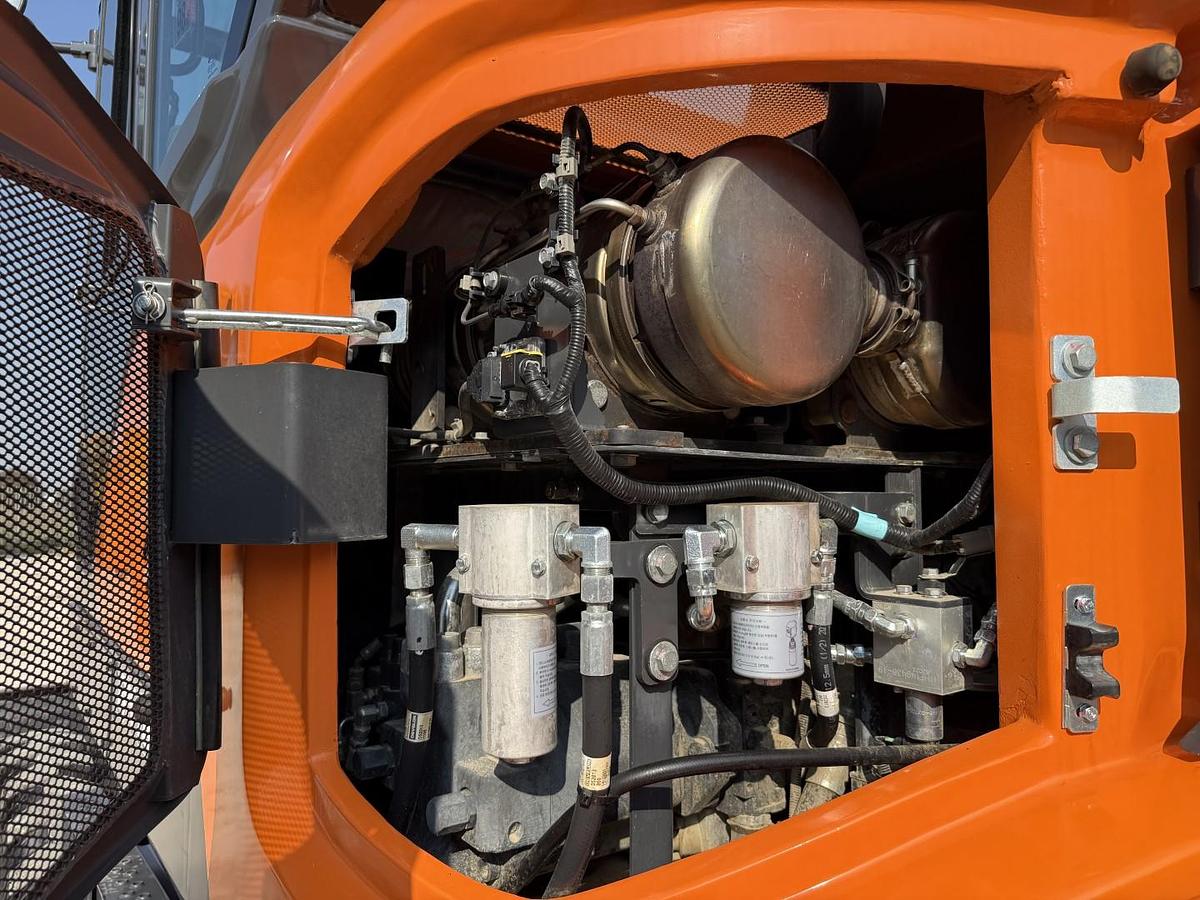 Usato 2023 DEVELON DX100W-7