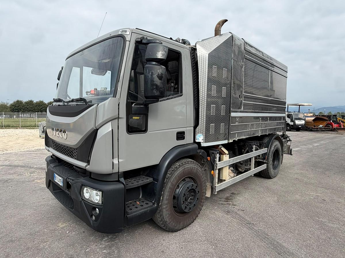 Usato 2001 IVECO EUROCARGO 170/27 SPURGO MORO